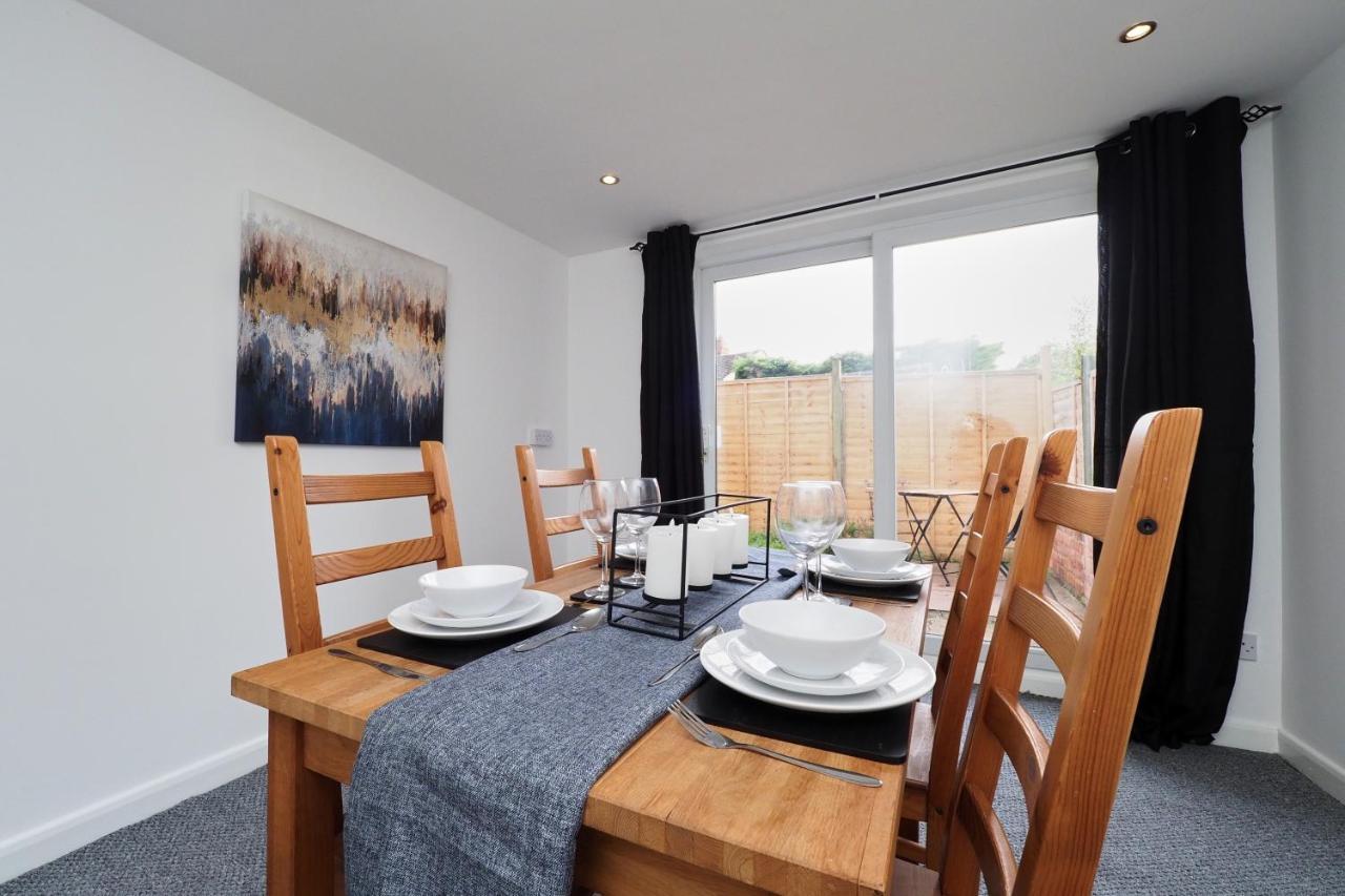 Home In Wellesbourne - Contractors - Families - Reduced Rates Buitenkant foto